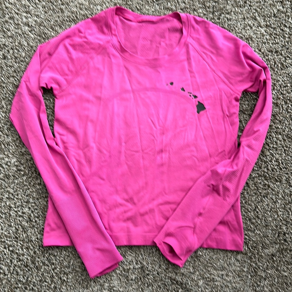 Lulu lemon Crop swiftly w/thumb holes